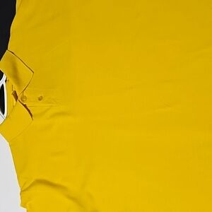 Men's shorts sleeve shirt